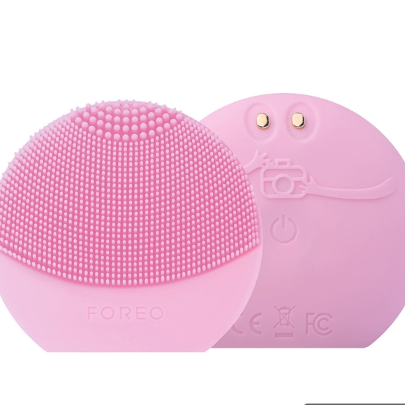 Foreo luna fofo cleansing brush